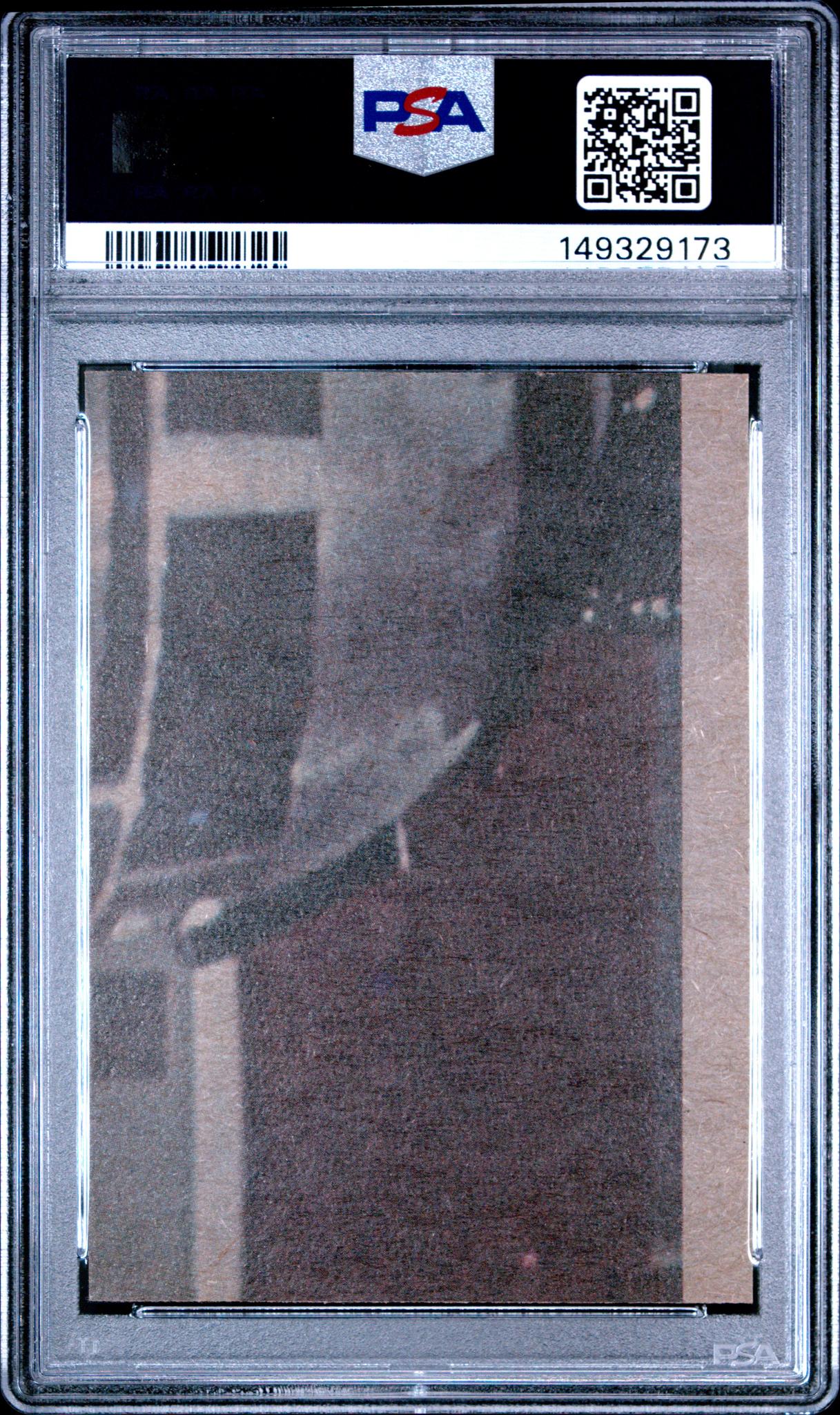 1977 Star Wars Surrounded By Lord Vader's Soldiers #167 PSA 8 - Image 2